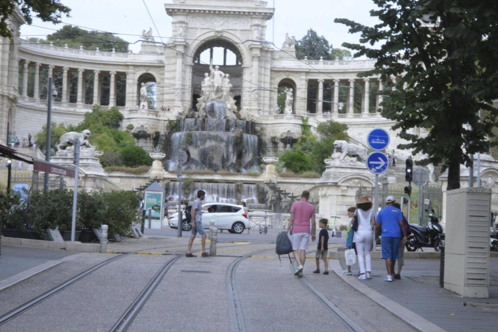 Joli T2 Refait A Neuf, Lumineux Et Accessible Appartement *