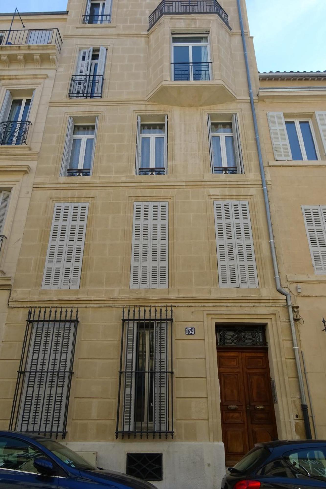 Appartement Joli T2 Refait A Neuf, Lumineux Et Accessible Marseilles